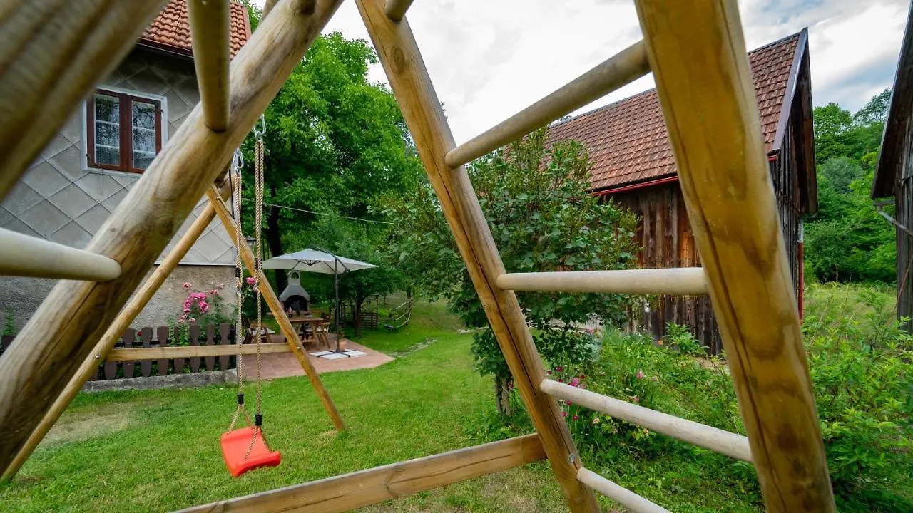 Mala Kuca Vikendica Vele Drage